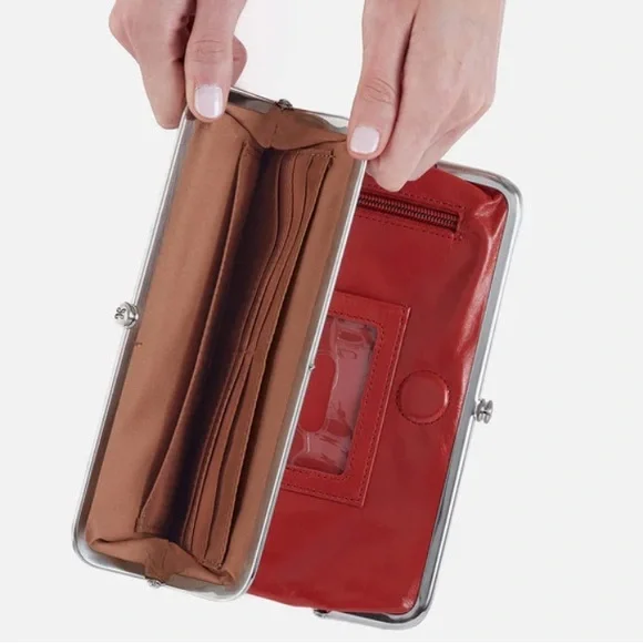 HOBO Lauren NWT Scarlet Leather Wristlet - Picture 4 of 10